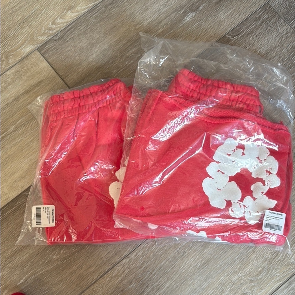 Denim Tears Sweatshorts red